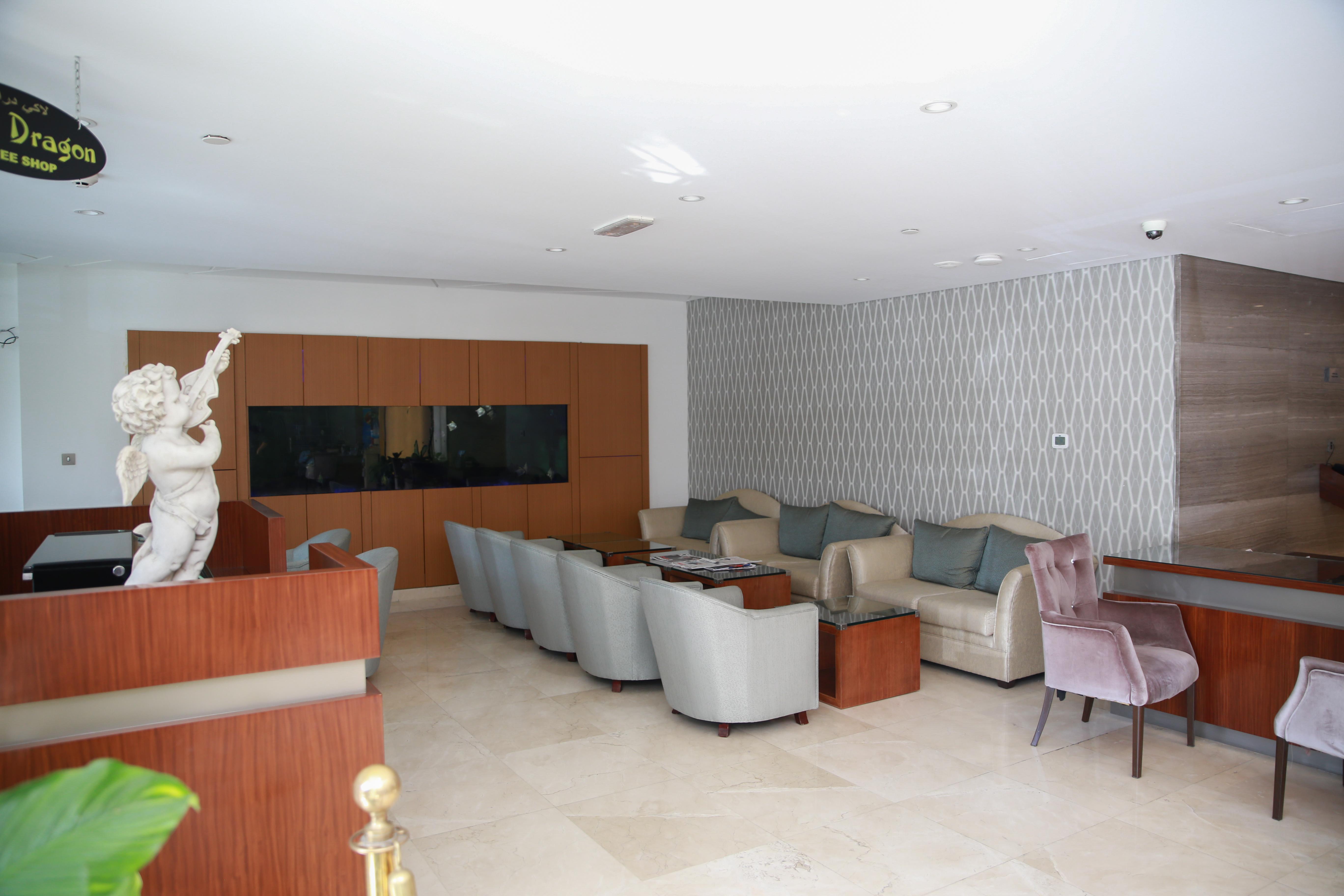 Versailles By Vieras Hotel Дубай Екстериор снимка