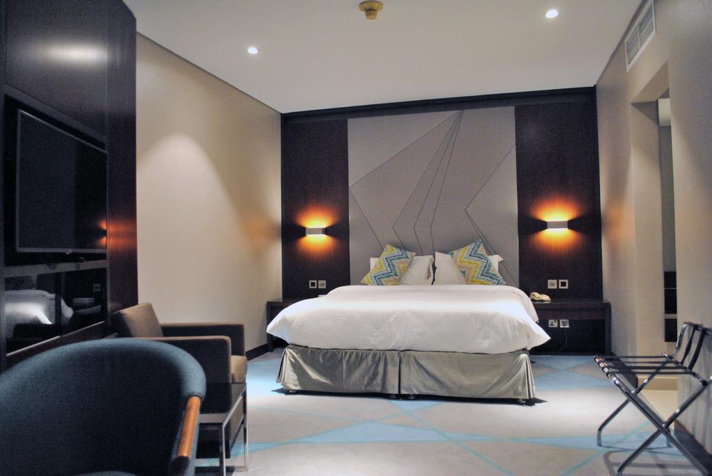Versailles By Vieras Hotel Дубай Екстериор снимка